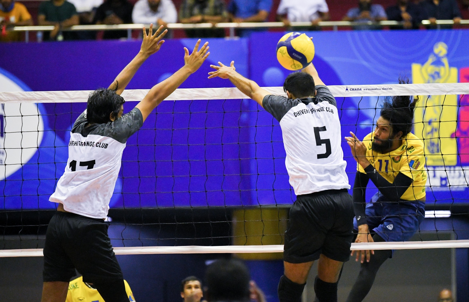 ސިފައިންނާއި ގްޑީސް މިރޭ ކުޅުނު މެޗުގެ ތެރެއިން: މުބާރާތުގައި ސިފައިންގެ ފެށުން ގޯސްވިއަސް އެޓީމުން ވަނީ ފަހުން ކުޅުން ރަނގަޅު ކޮށްފަ --- ފޮޓޯ: ފަޔާޒު މޫސާ | މިހާރު