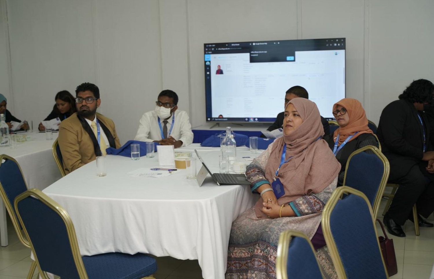 ވިލާކޮލެޖްގައި ކުރިއަށް ދިޔަ ބައިނަލްއަގްވާމީ ރިސާޗް އަދި އިނޮވޭޝަން ކޮންފަރެންސްގެ ތެރެއިން ---ފޮޓޯ: ވިލާ ކޮލެޖް