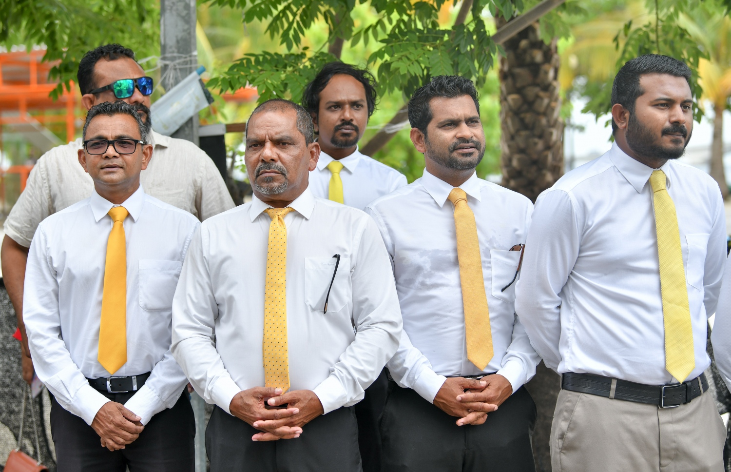 އެމްޑީޕީގެ 17 ވަނަ އަހަރީ ދުވަހުގެ މުނާސަބަތުގައި އެ ޕާޓީގެ ހަރުގޭގައި ބޭއްވި ދިދަ ނެގުމުގެ ރަސްމިއްޔާތުގައި ޕާޓީގެ މެންބަރުން ބައިވެރިވަނީ. -- ފޮޓޯ: ނިޝާން އަލީ /މިހާރު