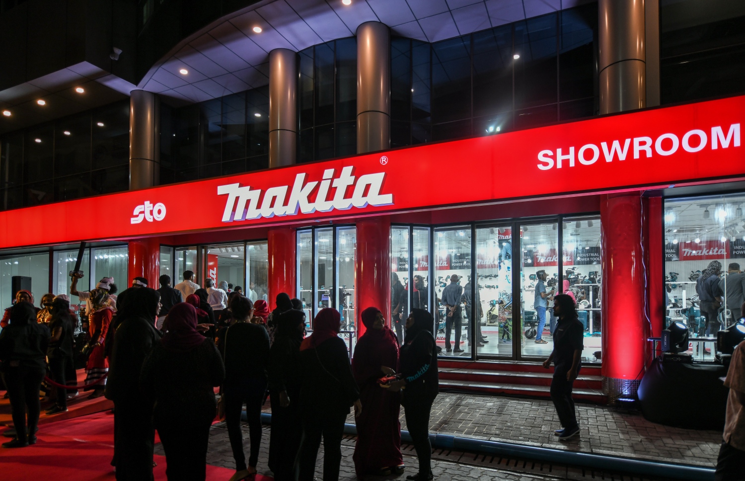 އެސްޓީއޯއިން ސީ ޓްރެކްސް ބިލްޑިންގައި ހުޅުވި މަކިޓާ ބްރޭންޑްގެ އާ ޝޯރޫމް --. ފޮޓޯ: ނިޝާން އަލީ/މިހާރު