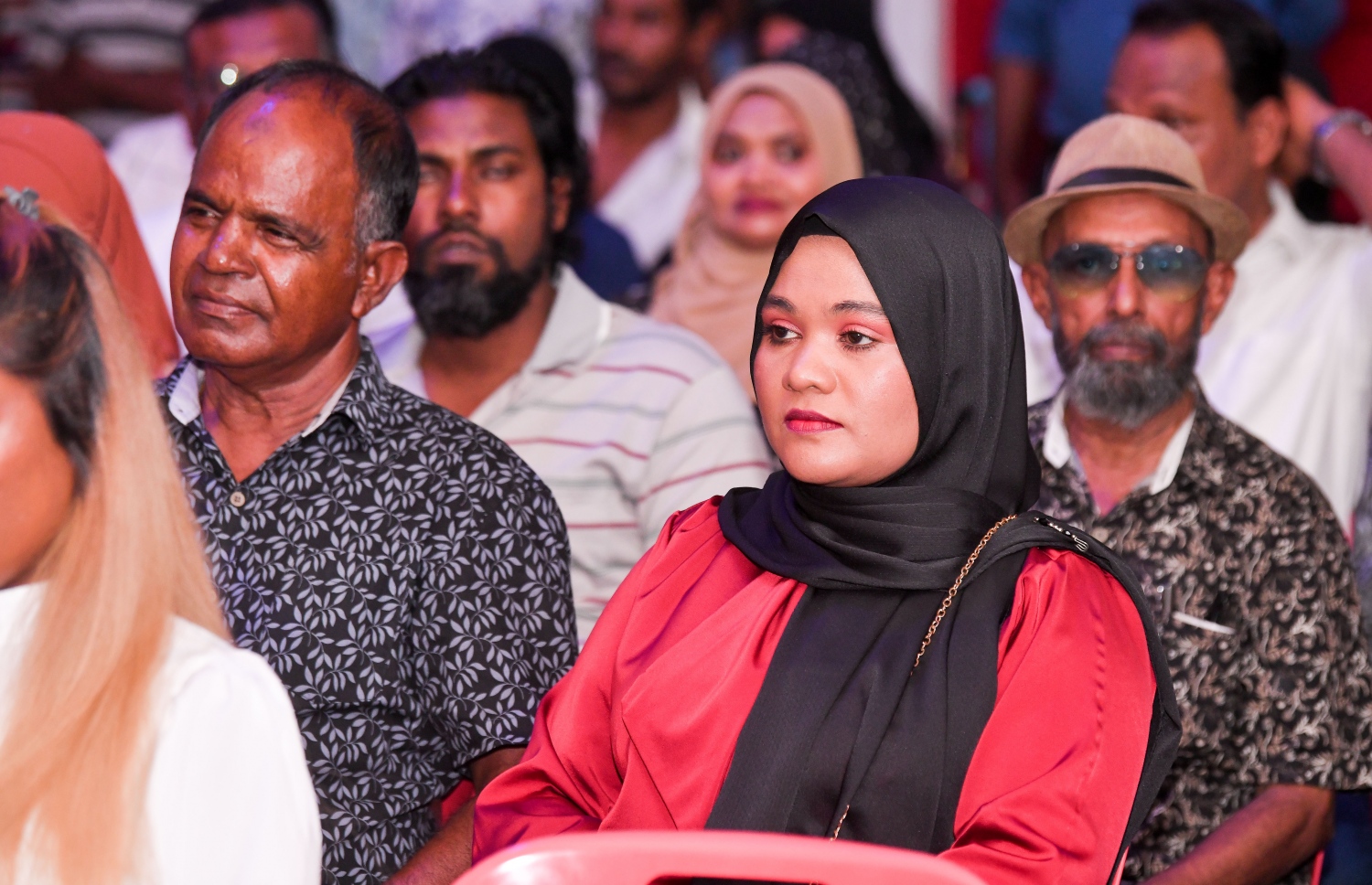 ޖޭޕީން ރޭ ކުނޫޒުގައި ބޭއްވި "ތައްޔާރު" ޖަލްސާގައި އެ ޕާޓީގެ ބައެއް މެމްބަރުން ބައިވެރިވަނީ.-- ފޮޓޯ: ނިޝާން އަލީ/ މިހާރު