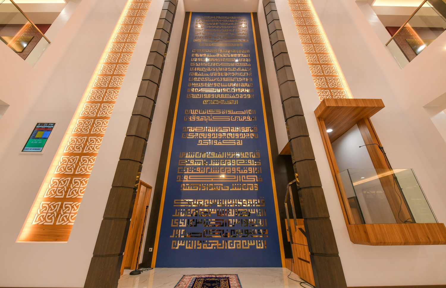 އާރުސީސީގެ ހަރަދުގައި ހުޅުމާލޭގައި އިމާރާތްކުރި މަސްޖިދުއް ރަޝީދު: ޖުމުލަ 1،200 މީހުންގެ ޖާގައިގެ އެ މިސްކިތަކީ ހުޅުމާލޭގައި މިހާތަނަށް ހެދި އެންމެ ރީތި މިސްކިތް.---ފޮޓޯ: ނިޝާން އަލީ| މިހާރު