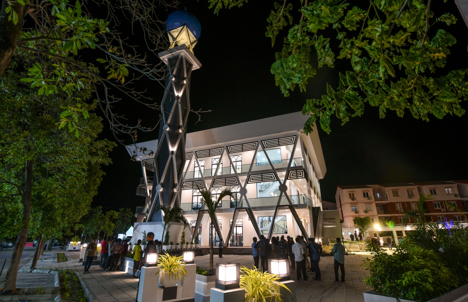 އާރުސީސީގެ ހަރަދުގައި ހުޅުމާލޭގައި އިމާރާތްކުރި "މަސްޖިދުއް ރަޝީދު": ހުޅުމާލޭގެ އަމިން އެވެނިއު ކައިރީގައި އިމާރާތްކުރި މަސްޖިދުއް ރަޝީދަކީ 1،200 މީހުންގެ ޖާގައިގެ ތަނެއް.--- ފޮޓޯ: ނިޝާން އަލީ/މިހާރު