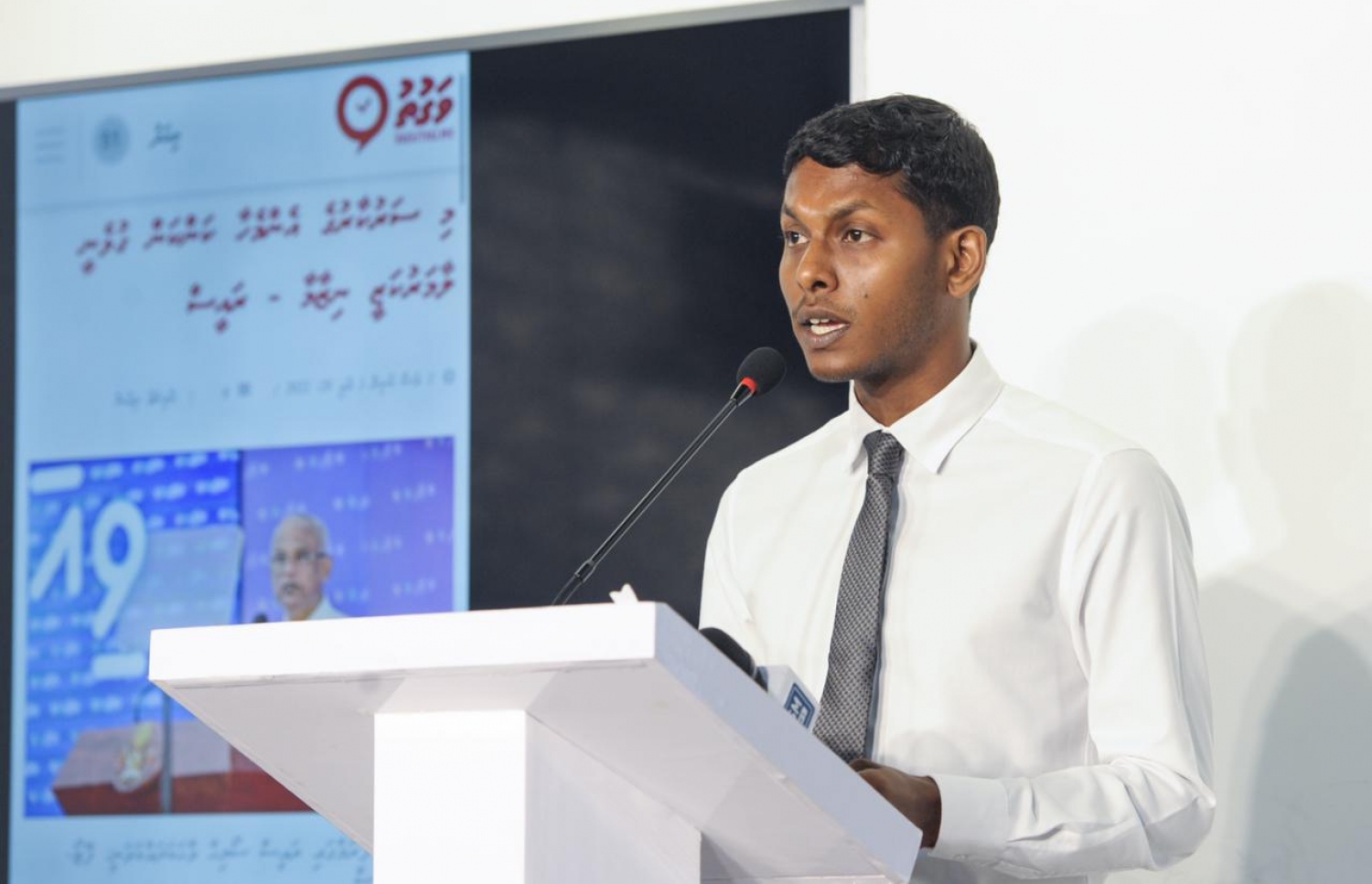 މާލޭ ސިޓީ ކައުންސިލުން ބޭއްވި ނޫސްވެރިންގެ ބައްދަލުވުމުގައި ކައުންސިލަރު މުހައްމަދު ސައިފް ފާތިހު ވާހަކަދައްކަވަނީ -- ފޮޓޯ: މާލޭ ސިޓީ ކައުންސިލް