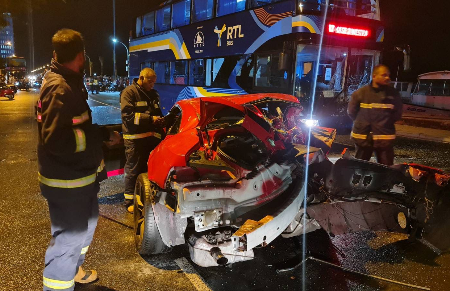 އެކްސިޑެންޓެއްގައި ކާރަކަށް ގެއްލުންވެފައި --- ފޮޓޯ/އެމްއެންޑީއެފް