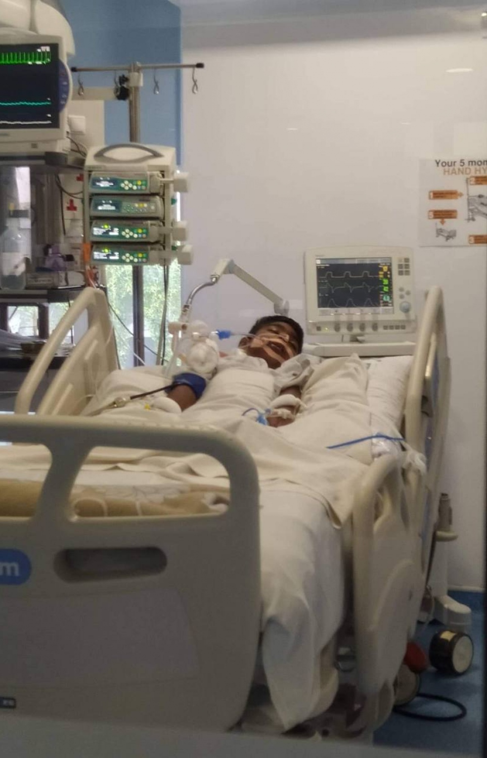 އަޒާން ޑަޔަލިސިސް ހަދަނީ