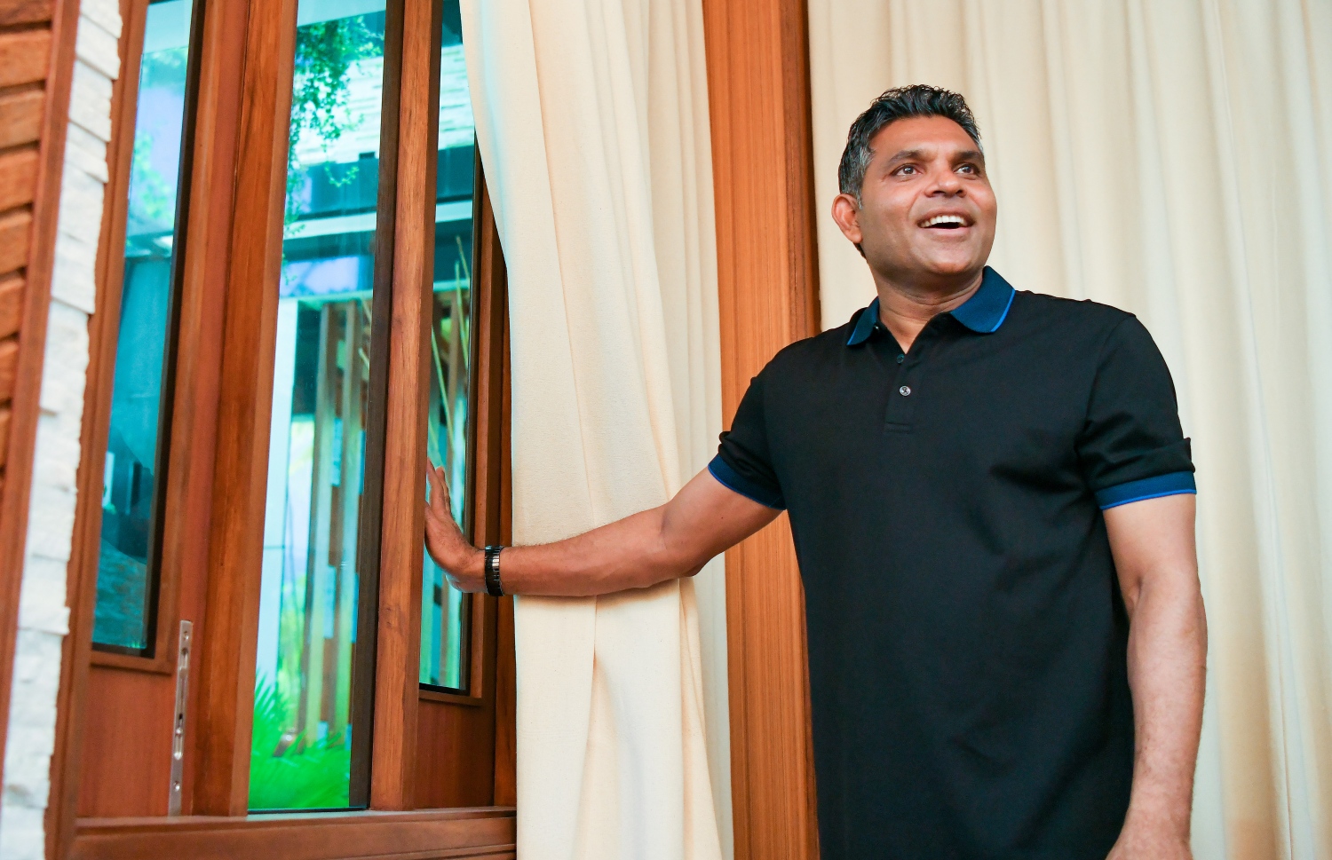 ނައިބު ރައީސް ގެކޮޅުގައި: މިތަނަކީ އިމާރާތްކުރުމުގެ ދާއިރާގައި އެމަނިކުފާނަށް މިހާތަނަށް ކުރެއްވުނު އެންމެ ހިތްހަމަޖެހިވަޑައިގަންނަވާ މަސައްކަތް. -- ފޮޓޯ: ފަޔާޒް މޫސާ | މިހާރު