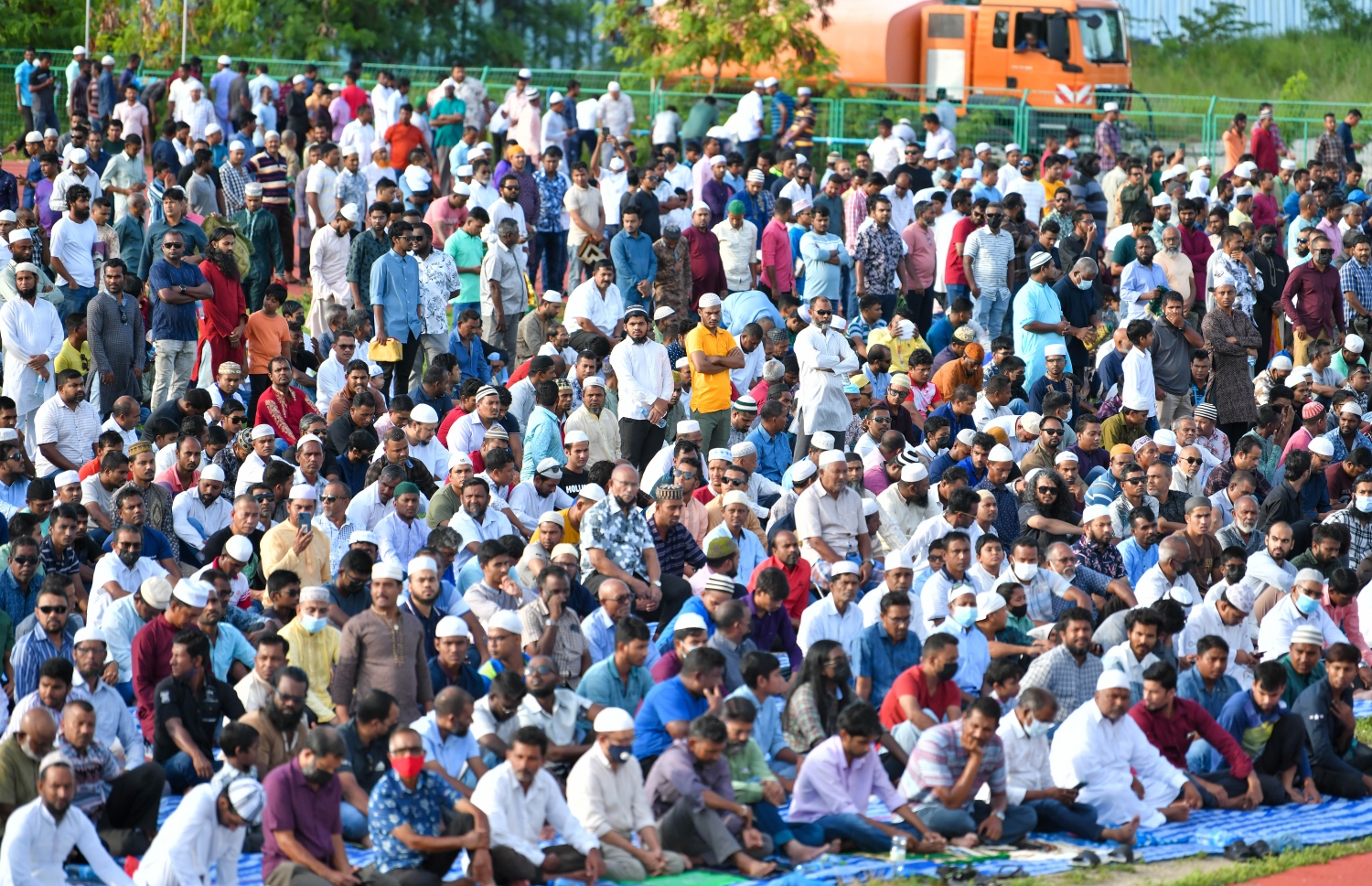 ޖުލައި 9، 2022 - ހުޅުމާލެ: އީދު ނަމާދުގެ ބޮޑު ޖަމާއަތަށް މީހުން ޖަމާވެފައި. -- ފޮޓޯތައް: ފަޔާޒް މޫސާ/މިހާރު