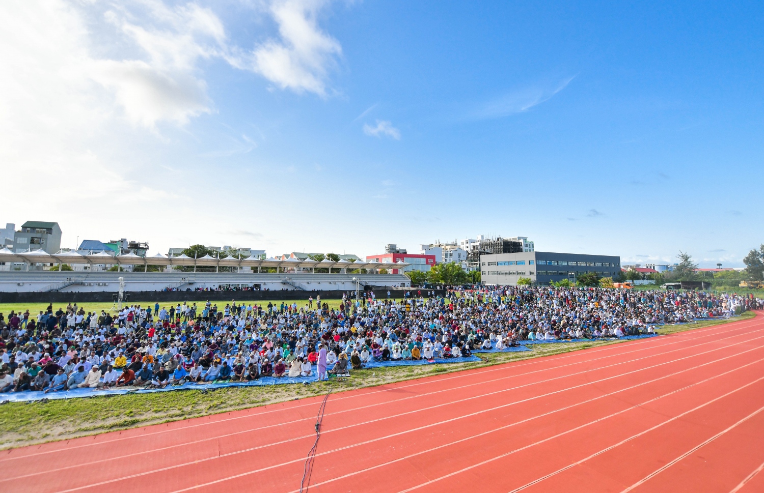 ޖުލައި 9، 2022 - ހުޅުމާލެ: އީދު ނަމާދުގެ ބޮޑު ޖަމާއަތަށް މީހުން ޖަމާވެފައި. -- ފޮޓޯތައް: ފަޔާޒް މޫސާ/މިހާރު