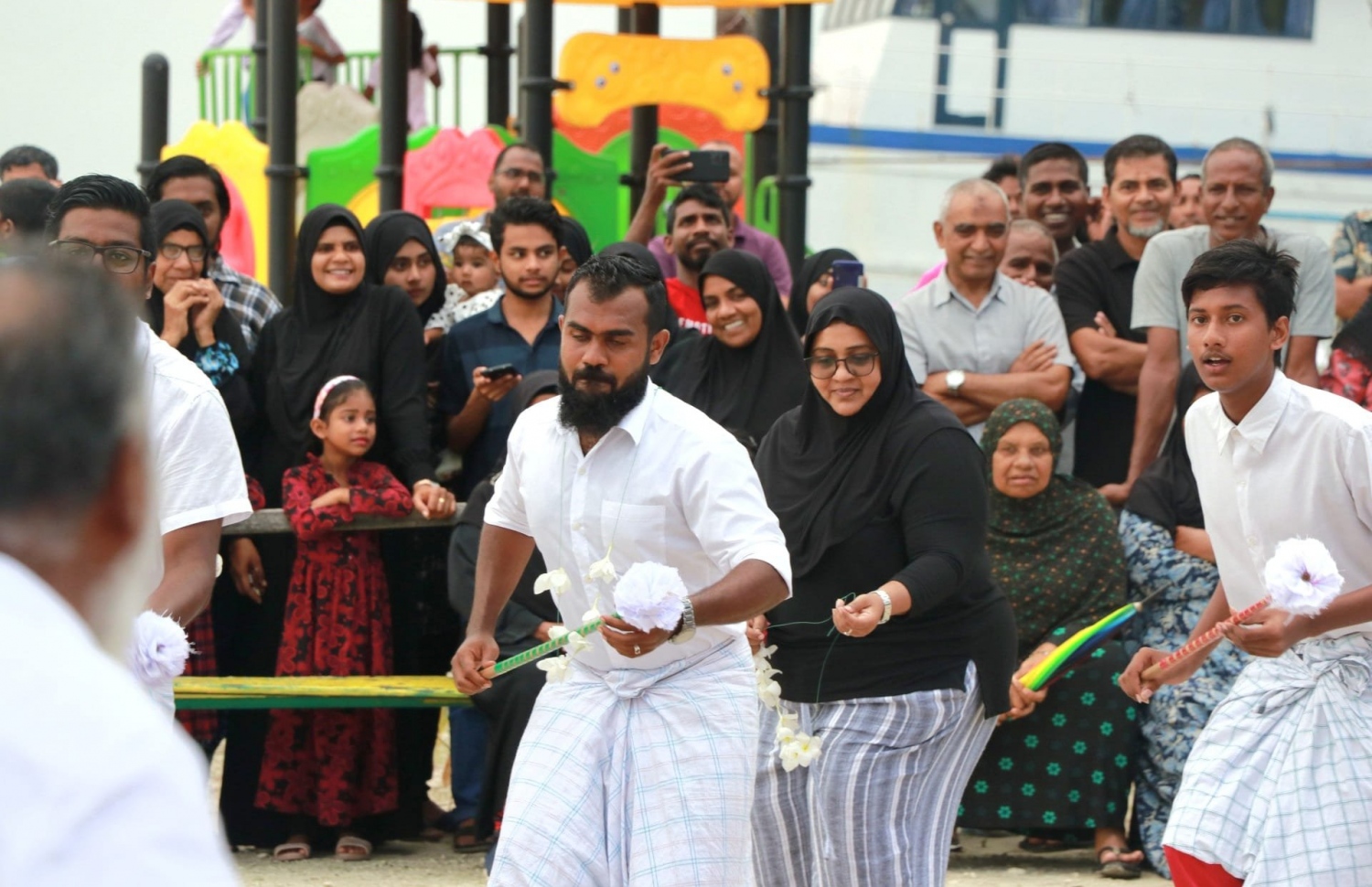 އީދު ފާހަގަކުރުމަށް ބ. ކެންދޫގައި އިއްޔެ ބޭއްވި ހަރަކާތްތައް -- ފޮޓޯ: އިބްރާހިމް ނަޒީހު