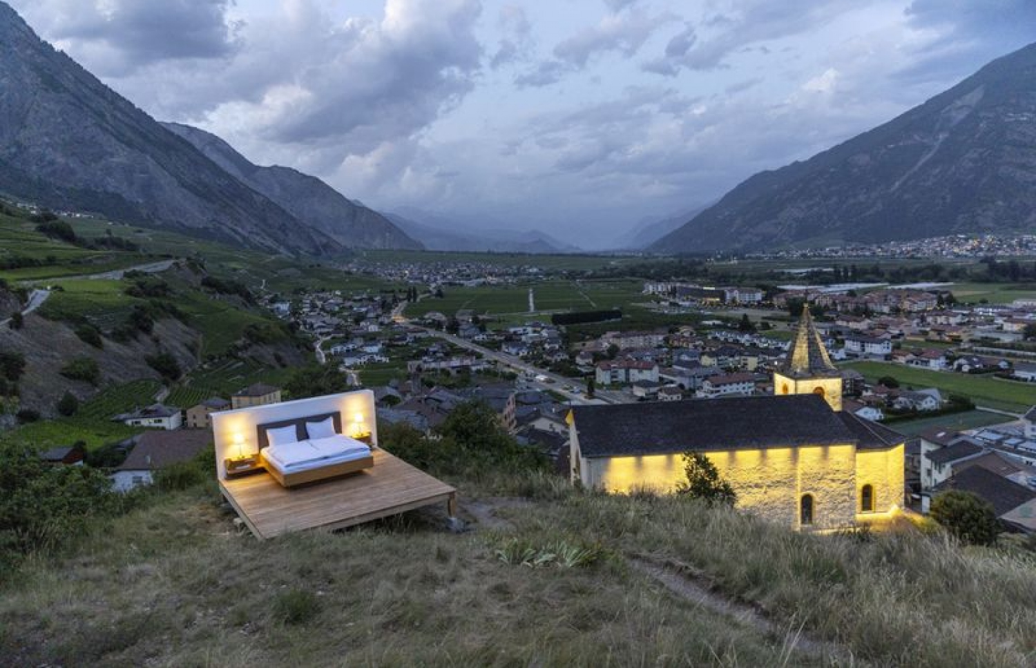 މި ކޮޓަރިތައް ހުންނާނީ ސްވިޓްޒަލެންޑްގެ އަވަށެއްގައި