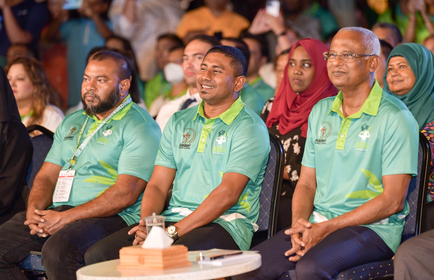 ރާއްޖޭގައި ބާއްވާ އޭޝިއާގެ ބޮޑީ ބިލްޑިން އަދި ފިޒިކް ސްޕޯޓްސް ޗެމްޕިއަންޝިޕް އިފުތިތާހު ކުރުމަށް ކ. މާފުށީގެ ބީޗް ސަރަހައްދުގައި އޮތް ހަފުލާގައި ރައީސް އިބްރާހިމް މުހައްމަދު ސޯލިހާއި ޔޫތް މިނިސްޓަރު އަހްމަދު މަހްލޫފް ބައިވެރިވެވަޑައިގަންނަވަނީ.--- ފޮޓޯ: ނިޝާން އަލީ/މިހާރު