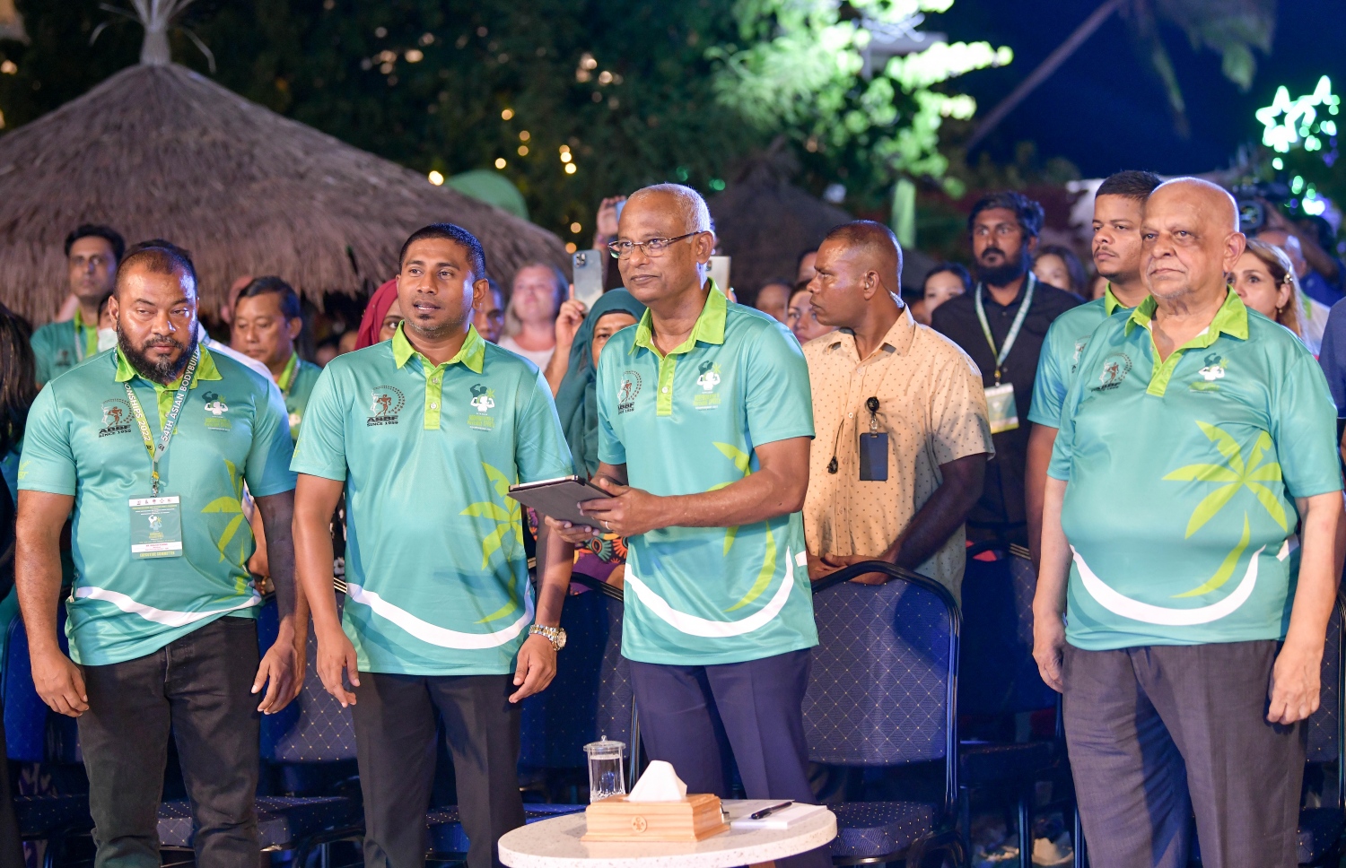 އޭޝިއާގެ 54 ވަނަ ބޮޑީ ބިލްޑިން އަދި ފިޒިކްސް ސްޕޯޓްސް ޗެމްޕިއަންޝިޕް، ރައީސް އިބްރާހިމް މުހައްމަދު ސޯލިހް ރަސްމީކޮށް އިފުތިތާހު ކޮށްދެއްވަނީ: ރާއްޖޭގެ ބޮޑީ ބިލްޑިން ކުރިއެރުވުމަށް ދިވެހި ސަރުކާރުން ކުރާ މަސައްކަތުގެ އަގުވަޒަން ކުރުމުގެ ގޮތުން ރައީސް އިބްރާހިމް މުހައްމަދު ސޯލިހަށް މިރޭ އެވޯޑެއް އެރުވި.--- ފޮޓޯ: ނިޝާން އަލީ | މިހާރު