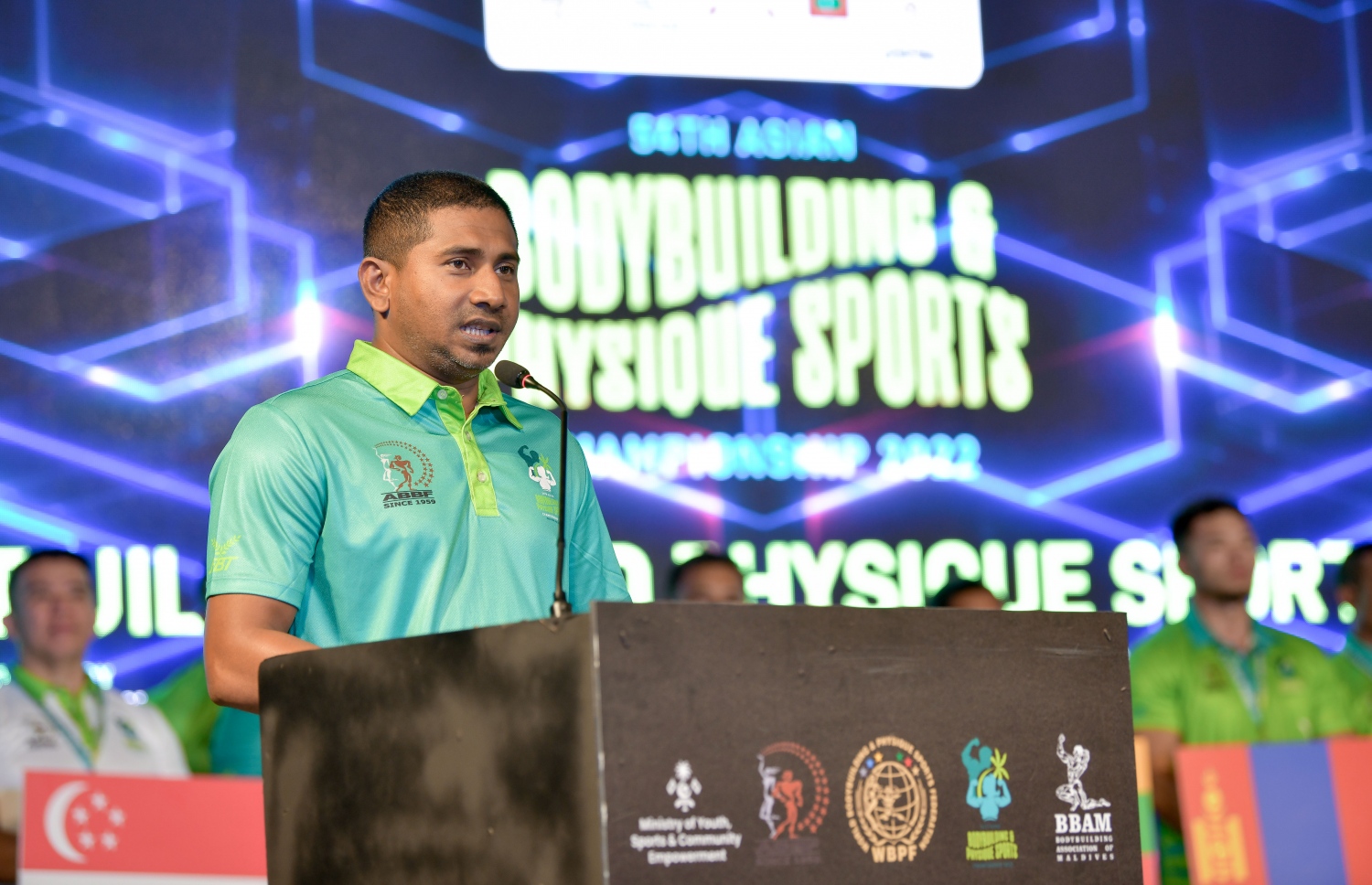 މިރޭގެ ރަސްމިއްޔާތުގައި މިނިސްޓަރު އަހްމަދު މަހްލޫފް ވާހަކަ ދައްކަވަނީ: މިނިސްޓަރު ވިދާޅުވީ ގައުމީ ޓީމުގެ ޓްރޭނިންތަކަށް ހާއްސަކުރާ ފުރަތަމަ ޖިމްގެ މަސައްކަތް ކުރިއަށް ދާކަމަށް --- ފޮޓޯ: ނިޝާން އަލީ | މިހާރު