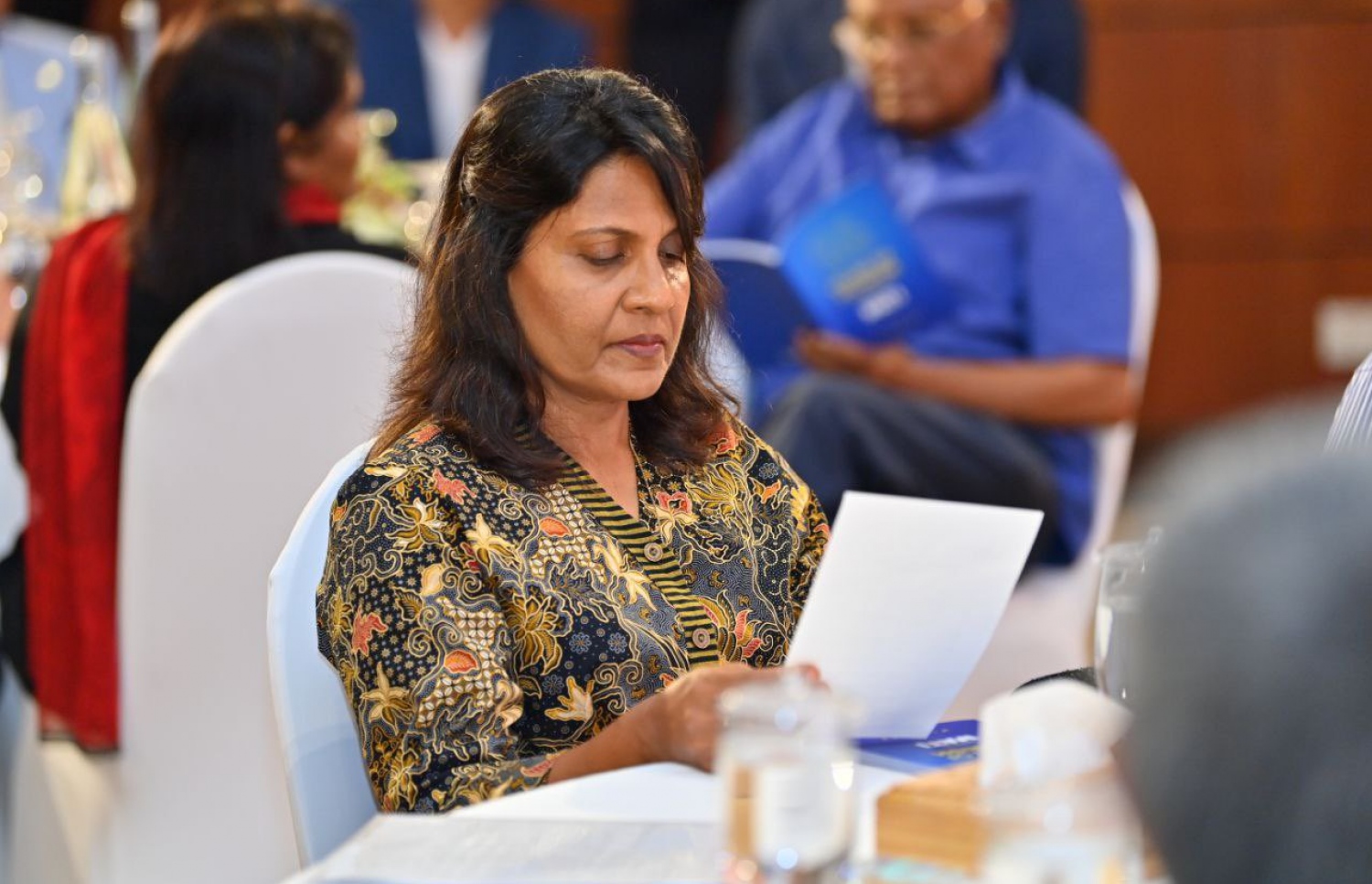 ޓޫރިޒަމްގެ އެވޯޑް ހަފުލާގައި ރައީސްގެ އަނބިކަނބަލުން ބައިވެރިވެ ވަޑައިގަންނަވަނީ -- ފޮޓޯ: ރައީސް އޮފީސް