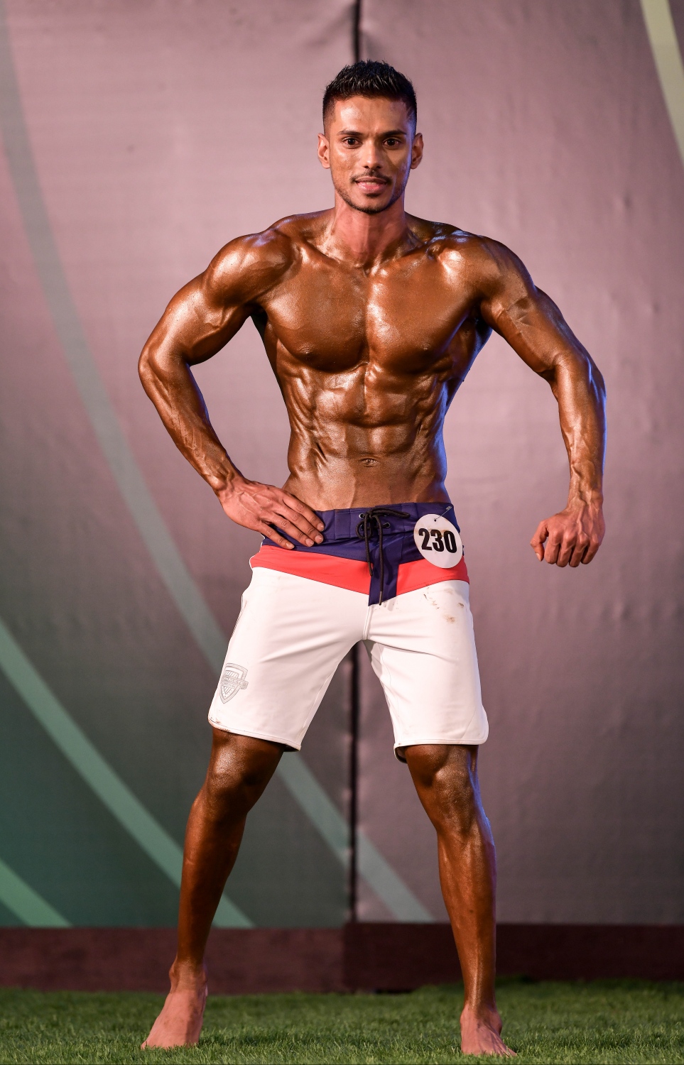 ރާއްޖޭގައި މިއަދު ފެށި އޭޝިއާގެ ބޮޑީ ބިލްޑިން ޗެމްޕިއަންޝިޕްގައި މިއަދު ކުރިއަށް ގެންދިޔަ އިވެންޓެއްގައި ދިވެހި އެތުލީޓް ލިޔާއު ވަހީދު ވާދަކުރަނީ.--- ފޮޓޯ: ނިޝާން އަލީ/މިހާރު