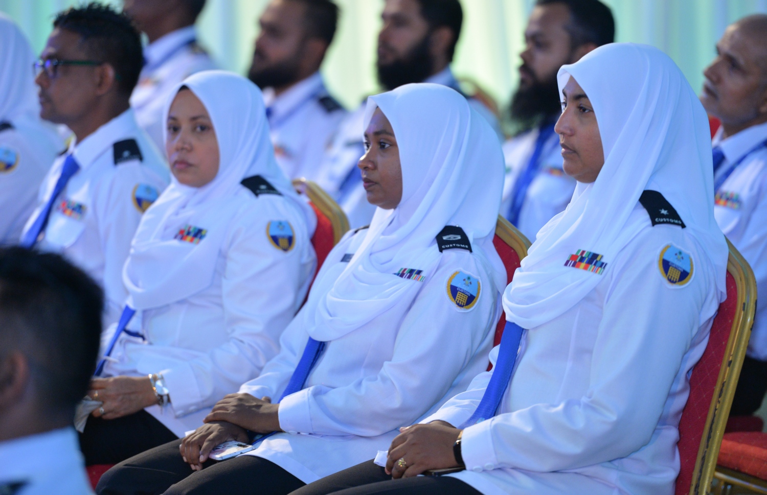 ކަސްޓަމްސްގެ 132 ވަނަ އަހަރީ ދުވަސް ފާހަގަކުރުމަށް ދަރުބާރުގޭގައި ބޭއްވި ޖަލްސާގައި ކަސްޓަމްސް އޮފިސަރުން ބައިވެރިވަނީ.-- ފޮޓޯ: ރައީސް އޮފީސް