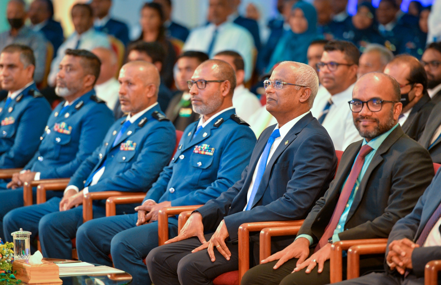 ކަސްޓަމްސްގެ 132 ވަނަ އަހަރީ ދުވަސް ފާހަގަކުރުމަށް ދަރުބާރުގޭގައި ބޭއްވި ޖަލްސާގައި ރައީސް އިބްރާހިމް މުހައްމަދު ސޯލިހު ބައިވެރިވެ ވަޑައިގަންނަވަނީ.-- ފޮޓޯ: ރައީސް އޮފީސް