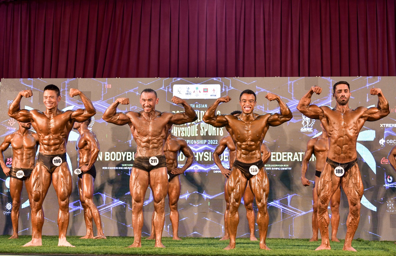 އޭޝިއަން ބޮޑީ ބިލްޑިން ޗެމްޕިއަންޝިޕްގެ މިއަދުގެ އިވެންޓުގައި އެތުލީޓުން ވާދަކުރަނީ.--- ފޮޓޯ: ނިޝާން އަލީ/މިހާރު