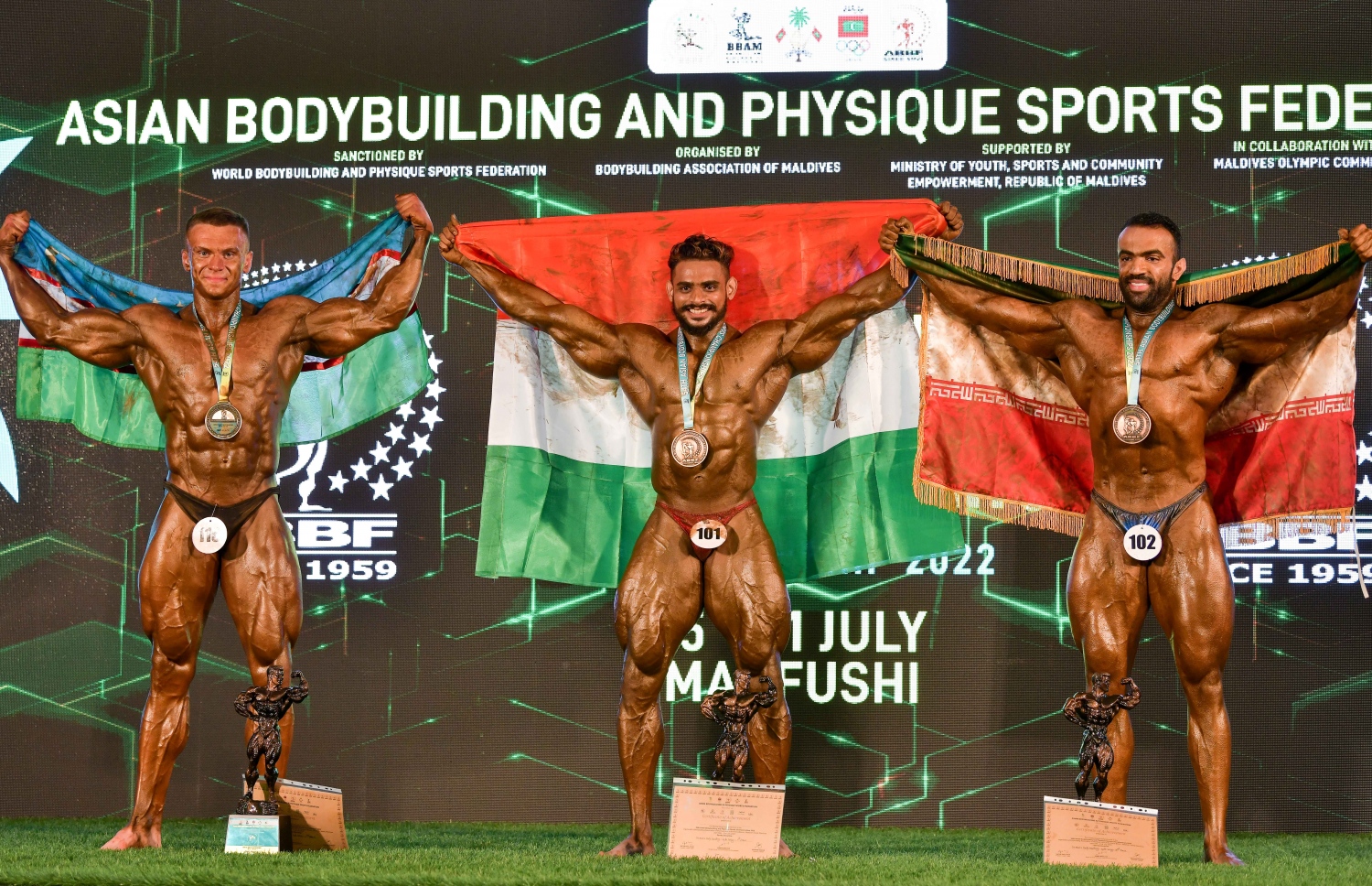 އޭޝިއަން ބޮޑީ ބިލްޑިން ޗެމްޕިއަންޝިޕްގައި ފައިނަލް އިވެންޓްތަކުން 1 ވަނަ ލިބުނު އިންޑިއާގެ އެތުލީޓަކު އުފާފާޅުކުރަނީ.--- ފޮޓޯ: ނިޝާން އަލީ/މިހާރު