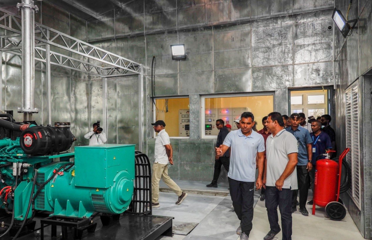 ނައިބު ރައީސް ފައިސަލް، ކުޑަގިރީގެ އިންޖީނުގެ އިއްޔެ ހަވީރު ބައްލަވަނީ.---ފޮޓޯ: ފެނަކަ