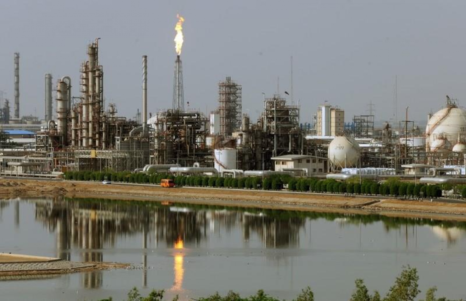 އީރާން ސަރުކާރުން ހިންގާ، ޕާޝިއަން ގަލްފު ޕެޓްރޯކެމިކަލް އިންޑަސްޓްރީ ކޮމާޝަލް ކޮމްޕެނީގެ، ތެޔޮ ސާފުކުރާ ކާރުޚާނާއެއް