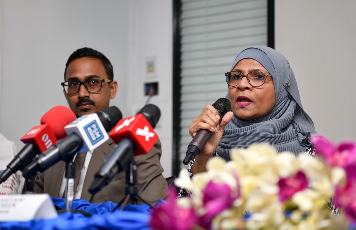 ޝެފް ގިލްޑްސް މޯލްޑިވްސްގެ ރައީސާ މަރިޔަމް ނޫރައްދީން. އޭނާ ވަނީ ރާއްޖޭގެ ޝެފުންނަށް ލިބޭ ފަހި ފުރުސަތެއްގެ ގޮތުގައި އެ މުބާރާތް ސިފަ ކުރައްވާފައި. ފޮޓޯ: ފަޔާޒް މޫސާ | މިހާރު