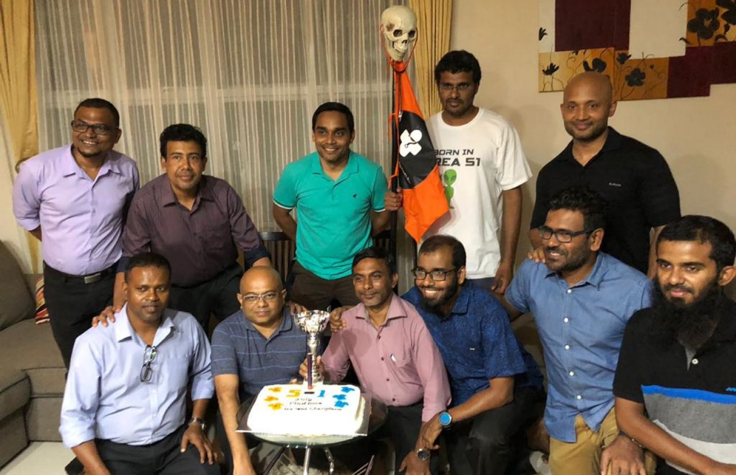 ޝުޖާއު (ތިރިން ވައަތުގައި)، އިންޓާނަލް މެޑިސިން ޑިޕާޓްމަންޓްގެ ބައެއް ޑޮކްޓަރުންނާއެކު.