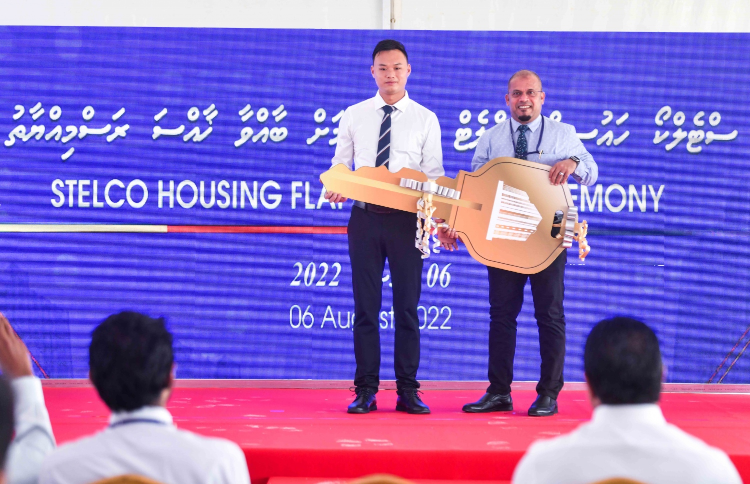 ސްޓެލްކޯގެ ފްލެޓްތައް ހަވާލުކުރުން