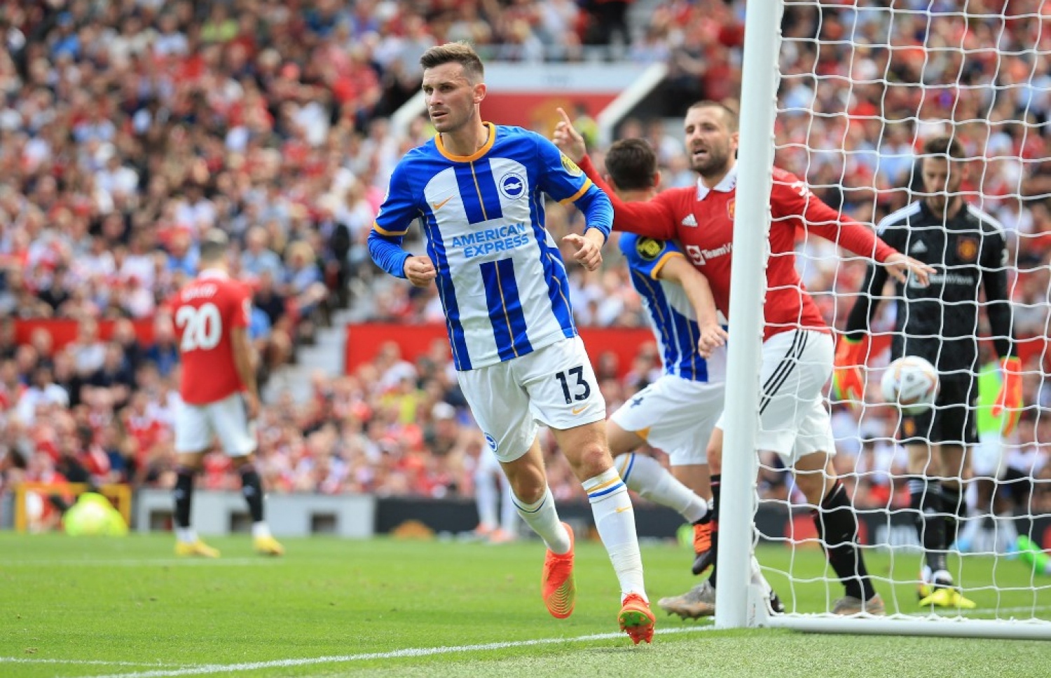 ގްރޮސް، ބްރައިޓަން އަށް ލީޑު ނަގައިދިން ލަނޑު ޖެހުމަށް ފަހު. -- ފޮޓޯ: އޭއެފްޕީ