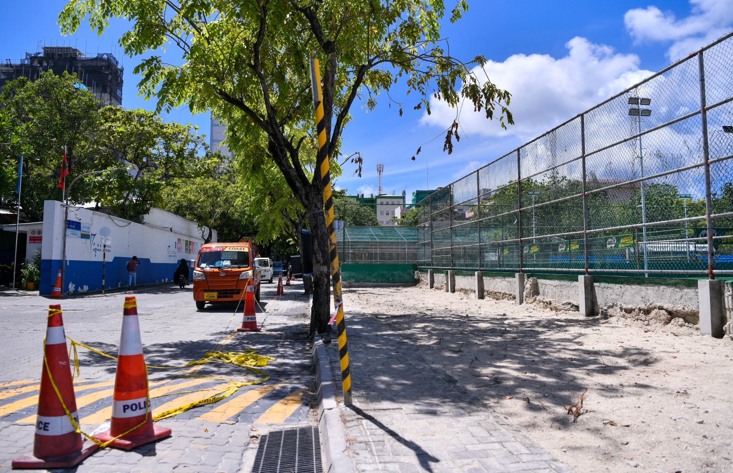 އަމީނީ މަގު މާފަންނު ޕޮލިސް ސްޓޭޝަން ކުރިމަތީ އަޅާ ޕާކިން ޒޯން