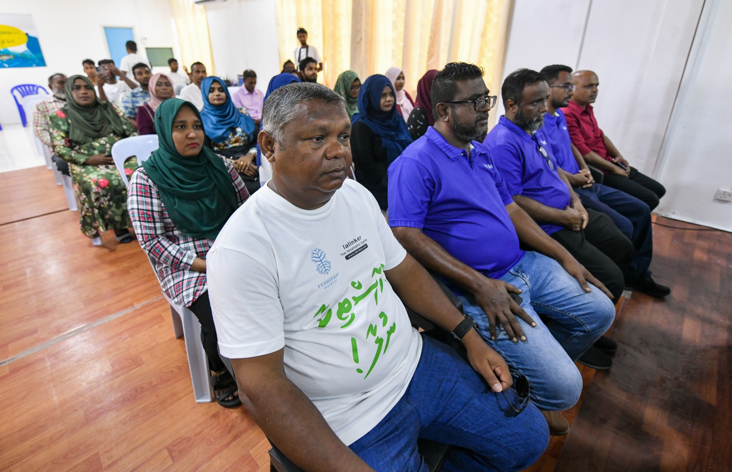 "ޕްލާސްޓިކާ ނުލާ" ކެމްޕެއިން ފެށުމުގެ ރަސްމިއްޔާތުގައި ޅ. އަތޮޅުގެ ބައެއް ރަށްރަށުގެ ބޭފުޅުން ބައިވެރިވަނީ -- ފޮޓޯ: ފަޔާޒު މޫސާ | މިހާރު