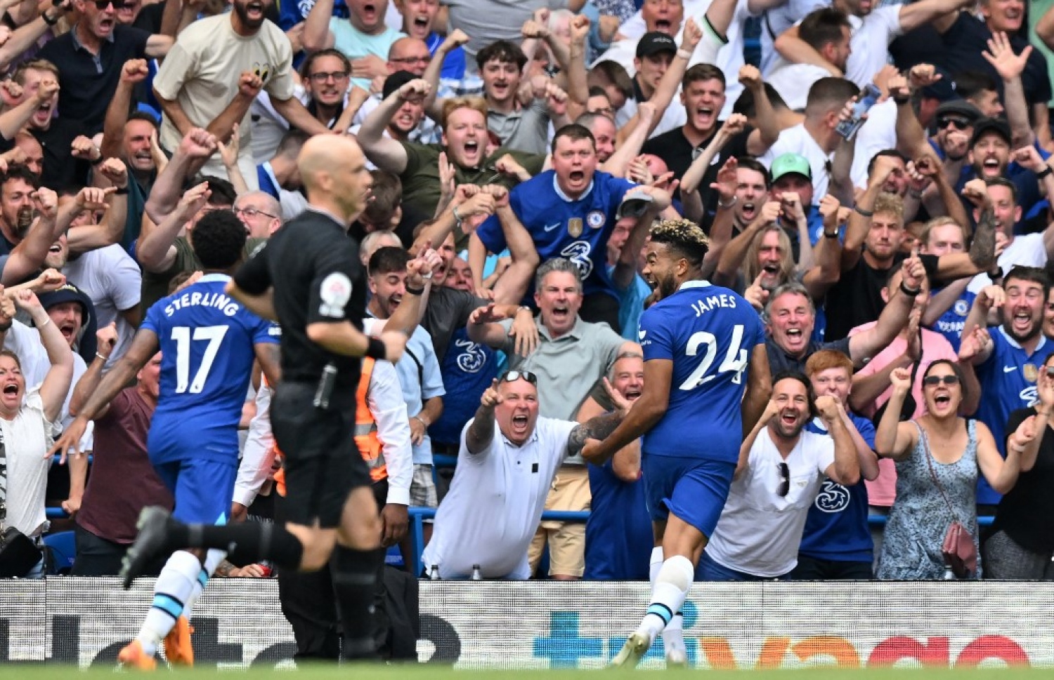 ރީސް ޖޭމްސް، ޗެލްސީ އިން މެޗުގައި ދެވަނަ ފަހަރަށް ލީޑު ނެގި ލަނޑު ޖެހުމަށް ފަހު.-- ފޮޓޯ: އޭއެފްޕީ