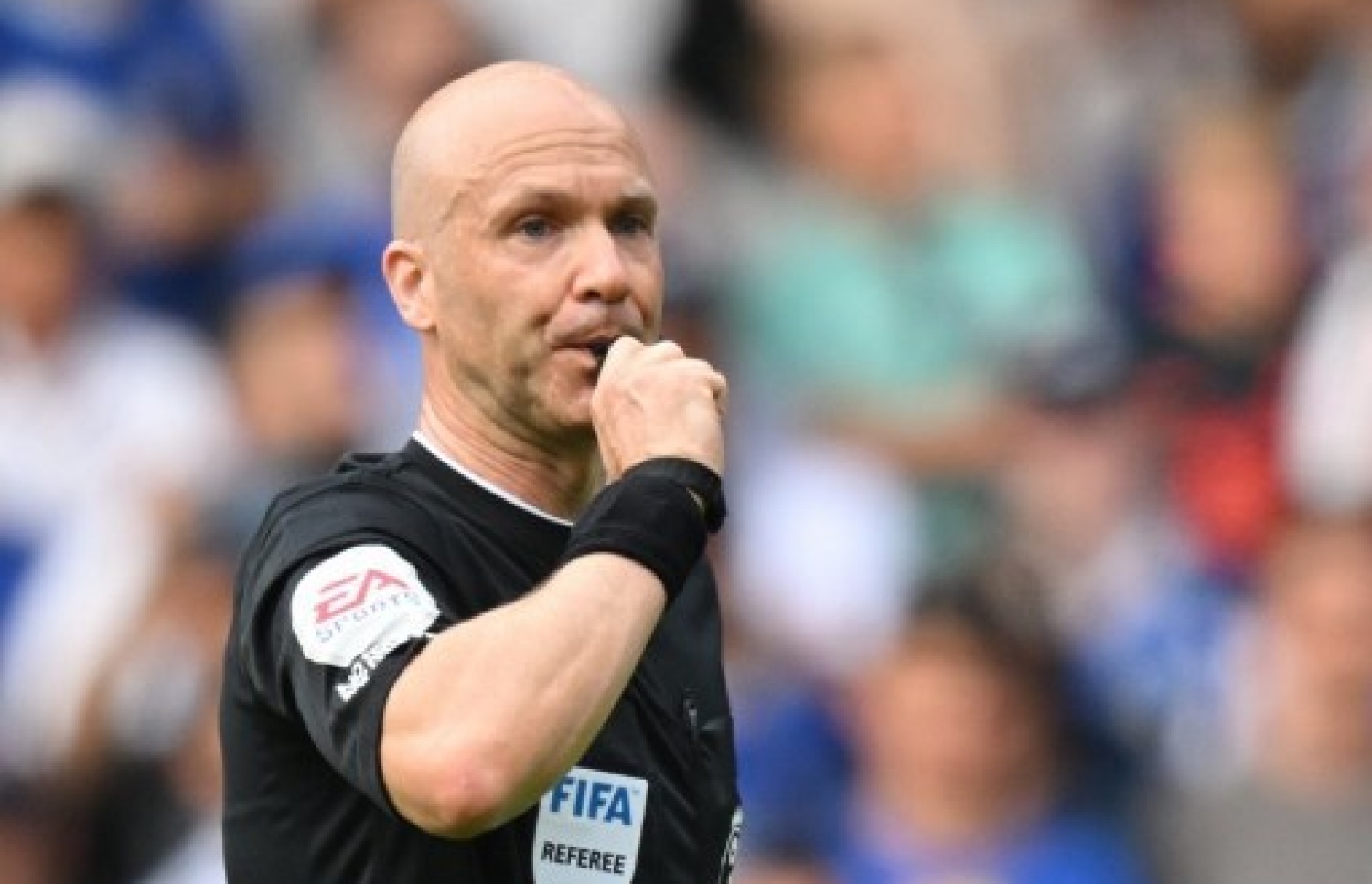 ޗެލްސީ އާއި ޓޮޓެންހަމް ކުޅުނު ލަންޑަން ޑާބީ މެޗުގައި ރެފްރީކަން ކުރި އެންތަނީ ޓޭލާ. -- ފޮޓޯ: އޭއެފްޕީ