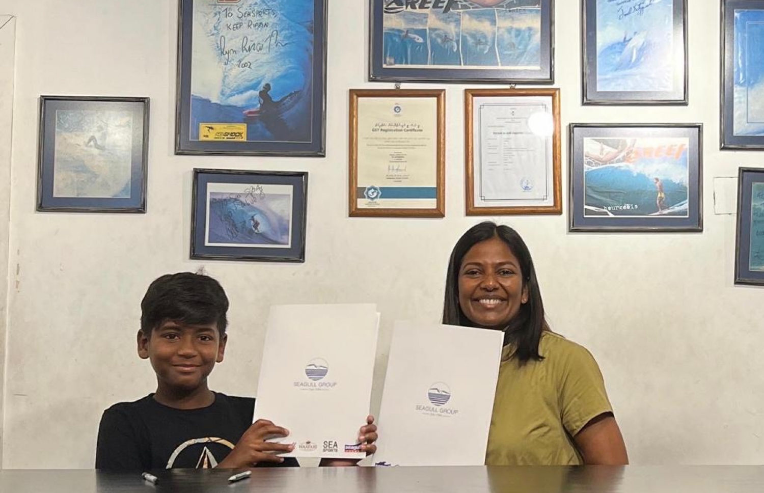 ސީ ސްޕޯޓްސްއަށް ސޮއިކުރި އެންމެ ހަގު އެމްބެސެޑަރު (ވ) -- ފޮޓޯ: ސީ ސްޕޯޓްސް