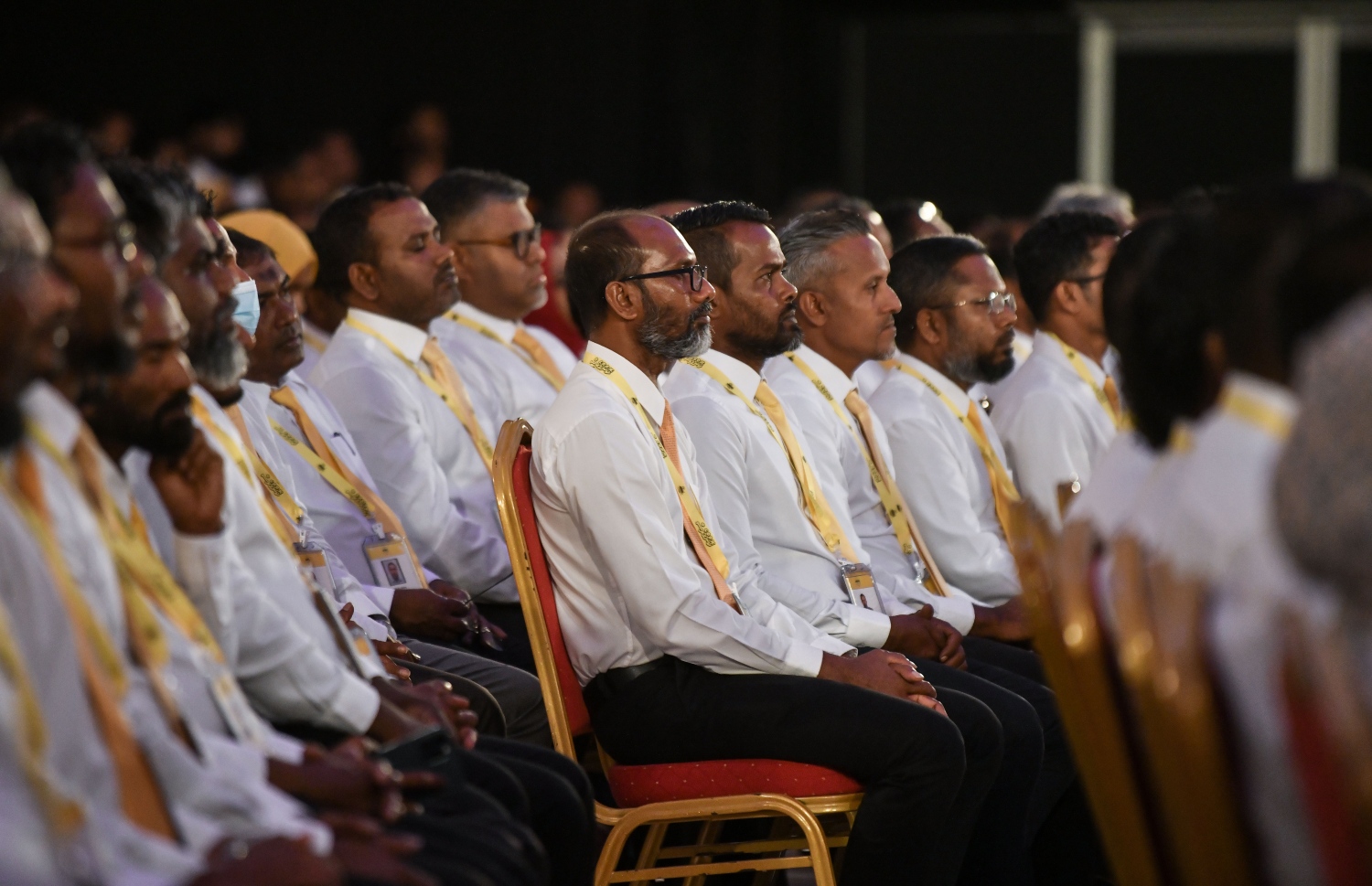 އެމްޑީޕީ ކޮންގްރެންސް ފެށުމުގެ ރަސްމިއްޔާތުގައި އެ ޕާޓީގެ ބައެއް މެމްބަރުން ބައިވެރިވަނީ.--- ފޮޓޯ: ފަޔާޒު މޫސާ | މިހާރު