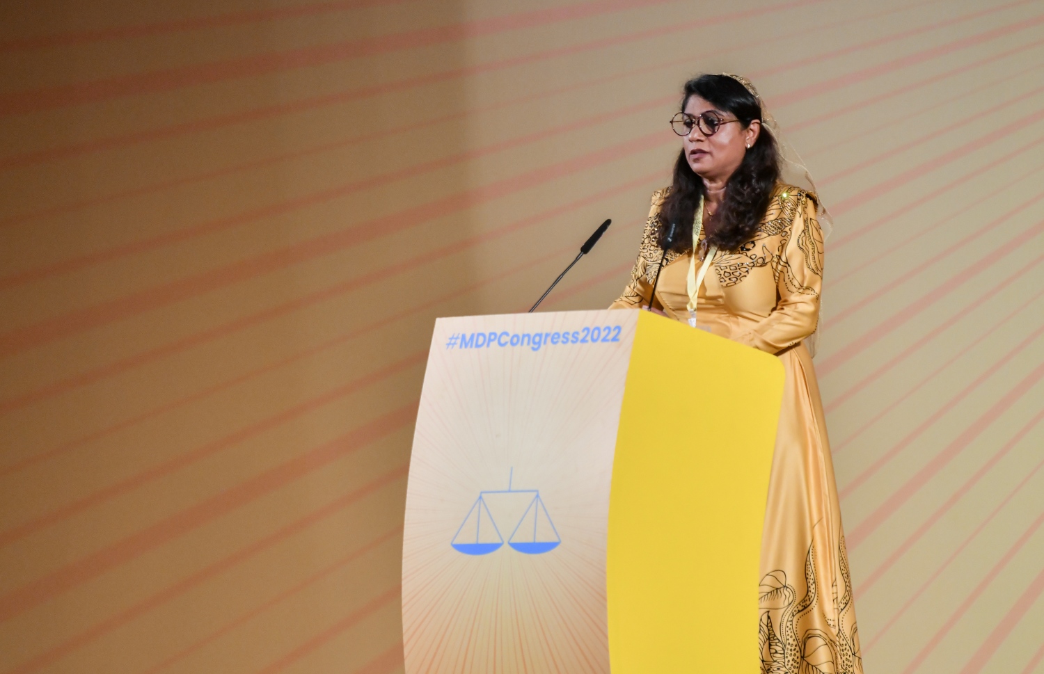 އެމްޑީޕީ ކޮންގްރެސް ފެށުމުގެ ޖަލްސާގައި ޑިފެންސް މިނިސްޓަރު މާރިޔާ އަހުމަދު ދީދީ ވާހަކަ ދައްކަވަނީ.--- ފޮޓޯ: ފަޔާޒު މޫސާ | މިހާރު