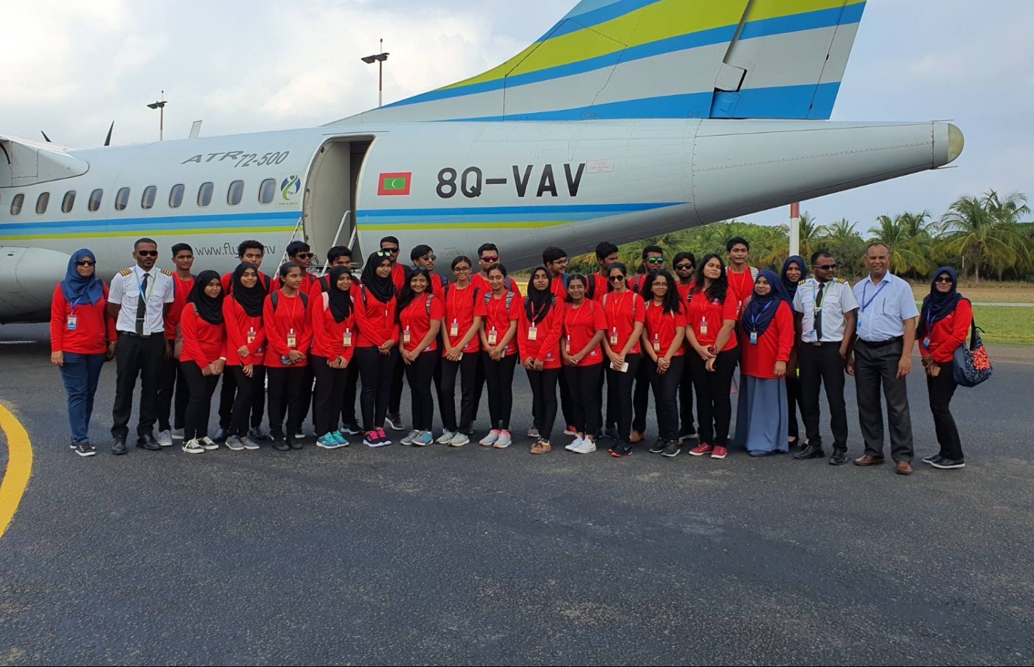 ވިލާ ހައި ސްކޫލުގެ ދަރިވަރުންތަކެއް ރަށަކަށް ޒިޔާރަތް ކުރަނީ. އެ ފަދަ ގިނަ ދަތުރުތައް އެ ސްކޫލުން ހިންގާ. ފޮޓޯ: ވީއެޗްއެސް