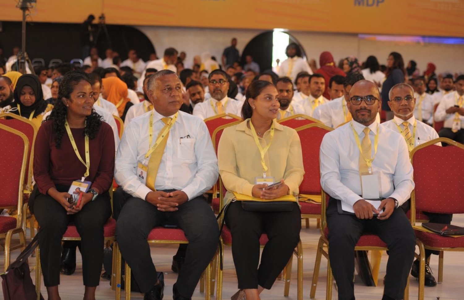 ކޮންގްރެސްގެ އިއްޔެގެ ބައްދަލުވުމުގައި ބައެއް ވަޒީރުން ބައިވެރިވެވަޑައިގަންނަވަނީ.