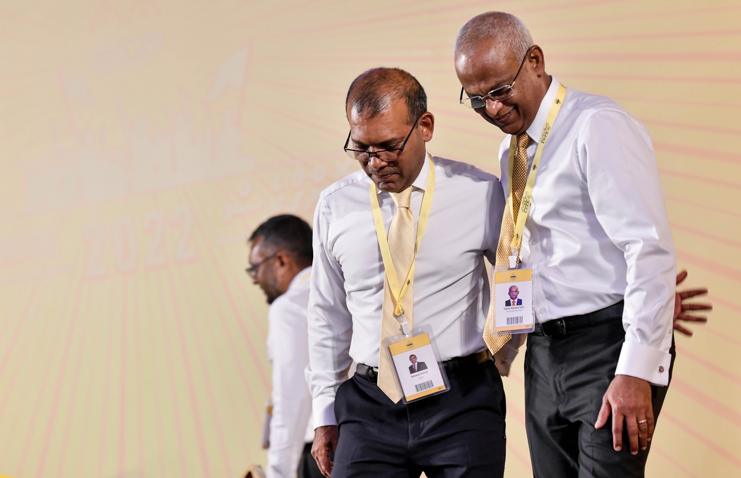 ރައީސް ސޯލިހް އާއި ރައީސް ނަޝީދު: ބަރުލަމާނީ ގަރާރަށް މިއަދުގެ ކޮންގްރެސްގައި ބަހުސް ނުކުރަން ނިންމީ އިތުރަށް މަޝްވަރާކުރަން ކަމަށް ނަޝީދު ވިދާޅުވި. -- ފޮޓޯ: ފަޔާޒް މޫސާ | މިހާރު