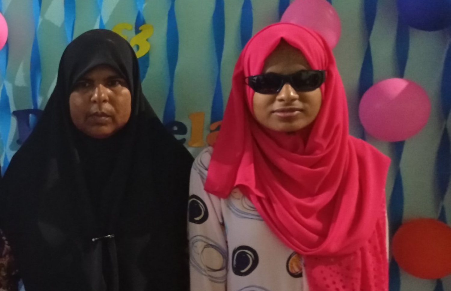 ދަލީލާ އަދި އޭނާގެ މަންމަ ސަމީމާއެކު: ދަރިފުޅުގެ ކާމިޔާބީއާމެދު ވަރަށް ހިތްހަމަޖެހޭ ކަމަށް ބުނި.