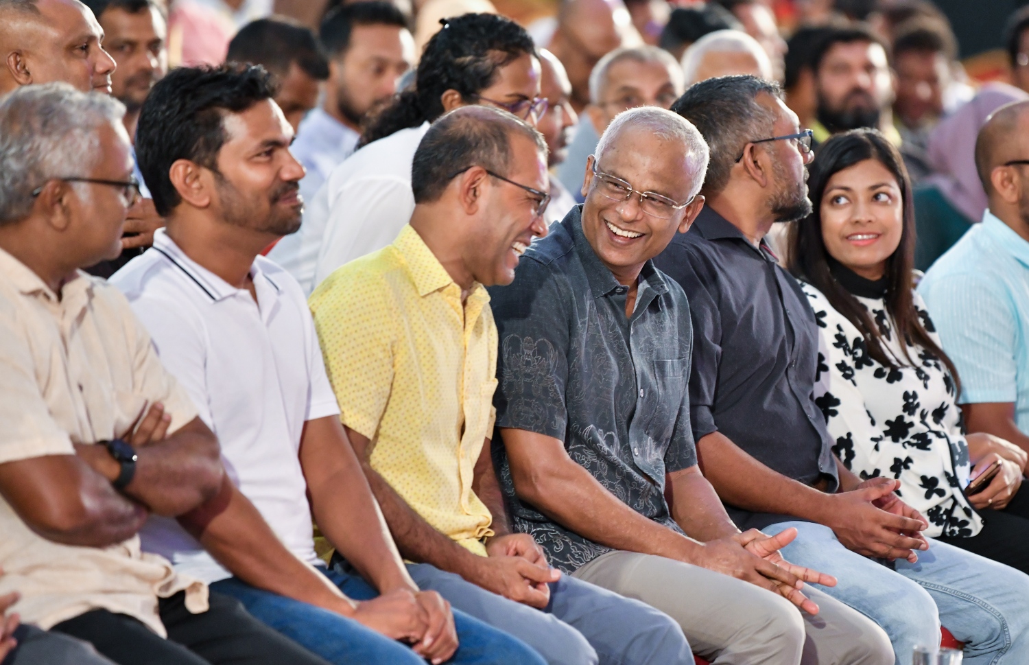 އެމްޑީޕީގެ 4ވަނަ ކޮންގްރެސް ނިންމުމުގެ ރަސްމިއްޔާތުގައި ރައީސް އިބްރާހިމް އާ ޕާޓީގެ ރައީސް މުހައްމަދު ނަޝީދުގެ އިތުރުން ޕާޓީގެ އިސްބޭފުޅުން ބައިވެރިވަނީ -- ފޮޓޯ: ފަޔާޒު މޫސާ | މިހާރު