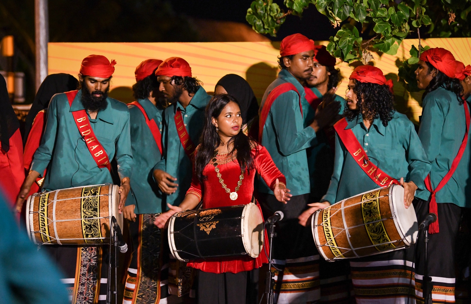 އެމްޑީޕީގެ ހަތަރުވަނަ ކޮންގްރެސް ނިންމާލުމުގެ ރަސްމިއްޔާތުގައި ބޮޑުބެރުގެ ހަރަކާތެއް ކުރިއަށް ދަނީ -- ފޮޓޯ: ފަޔާޒު މޫސާ | މިހާރު
