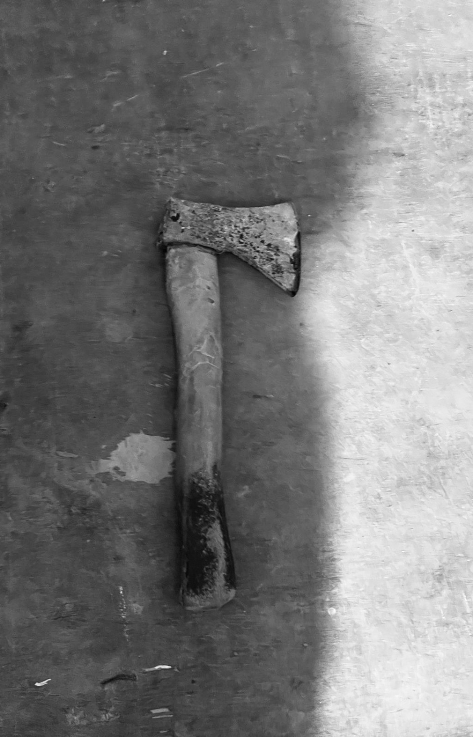 ބިދޭސީ މީހާ އަށް ހަމަލާދޭން ބޭނުންކުރި ކޯރާޑި -- ފޮޓޯ: މިހާރު