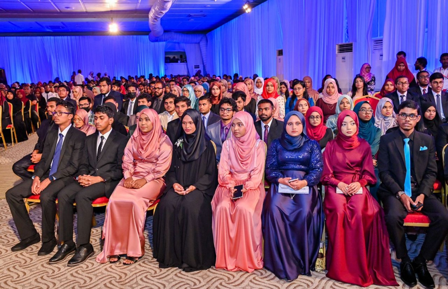 ޓޮޕް އެޗީވާސް އެވޯޑު ހާސިލުކުރި ބައެއް ދަރިވަރުން-- ފޮޓޯ: ރައީސް އޮފީސް