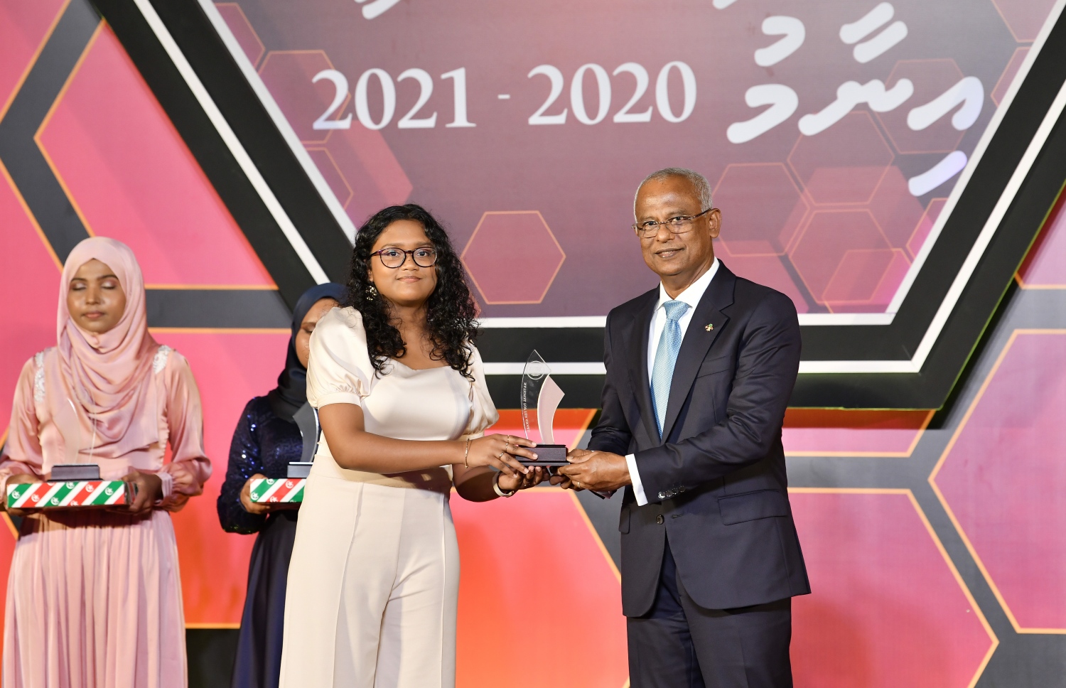 މަތީ ސާނަވީ އިމްތިހާނުގެ ގަދަ 10ގެ އިނާމު ދިނުމުގެ ހަފުލާ