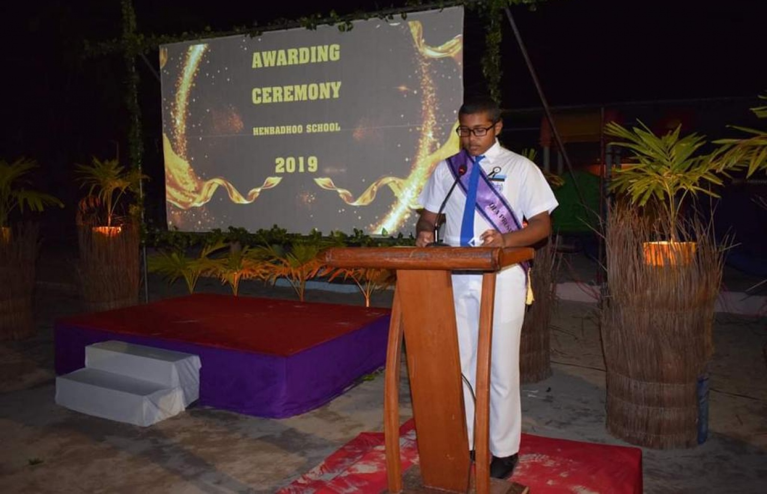 ނާއިލް، ހެނބަދޫ ސްކޫލުގައި ބޭއްވި ރަސްމިއްޔާތެއްގައި ވާހަކަދައްކަނީ. -- ފޮޓޯ: ހެނބަދޫ ސްކޫލު