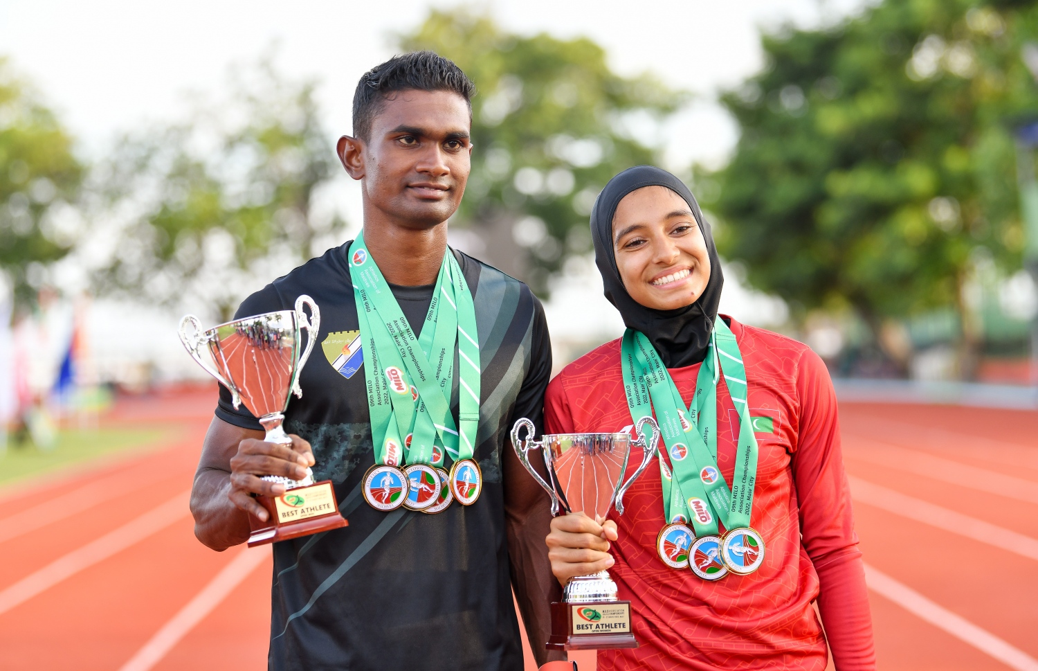 އެންމެ މޮޅު އެތުލީޓުންގެ މަގާމަށް ހޮވުނު ހިމްނާ އާއި ސާއިދު: ވާދަކުރި ހުރިހާ ސްޕްރިންޓް ރޭސްތަކުގެ ރަން މެޑަލް ގެންދިޔައީ އެ ދެ ދުވުންތެރިން --- ފޮޓޯ: ފަޔާޒު މުސާ | މިހާރު