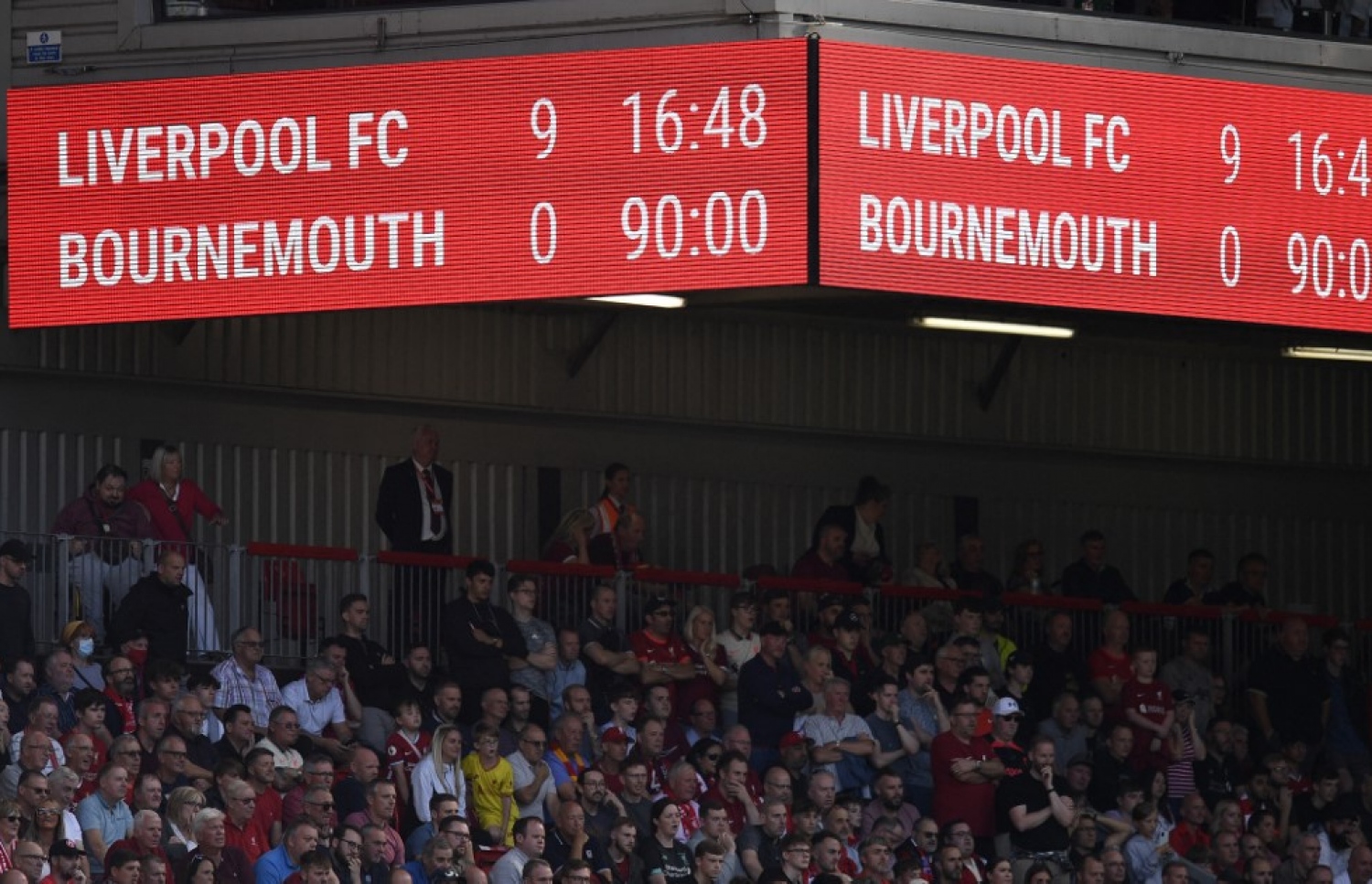 ލިވަޕޫލުން މިރޭ އަމިއްލަ ދަނޑުގައި ބޯންމައުތު ބަލިކުރީ 9-0 އިން. ބޯންމައުތަކީ މި ނަތީޖާއިން ޕްރިމިއާ ލީގުގައި ބަލިވި ތިންވަނަ ޓީމު.-- ފޮޓޯ: އޭއެފްޕީ