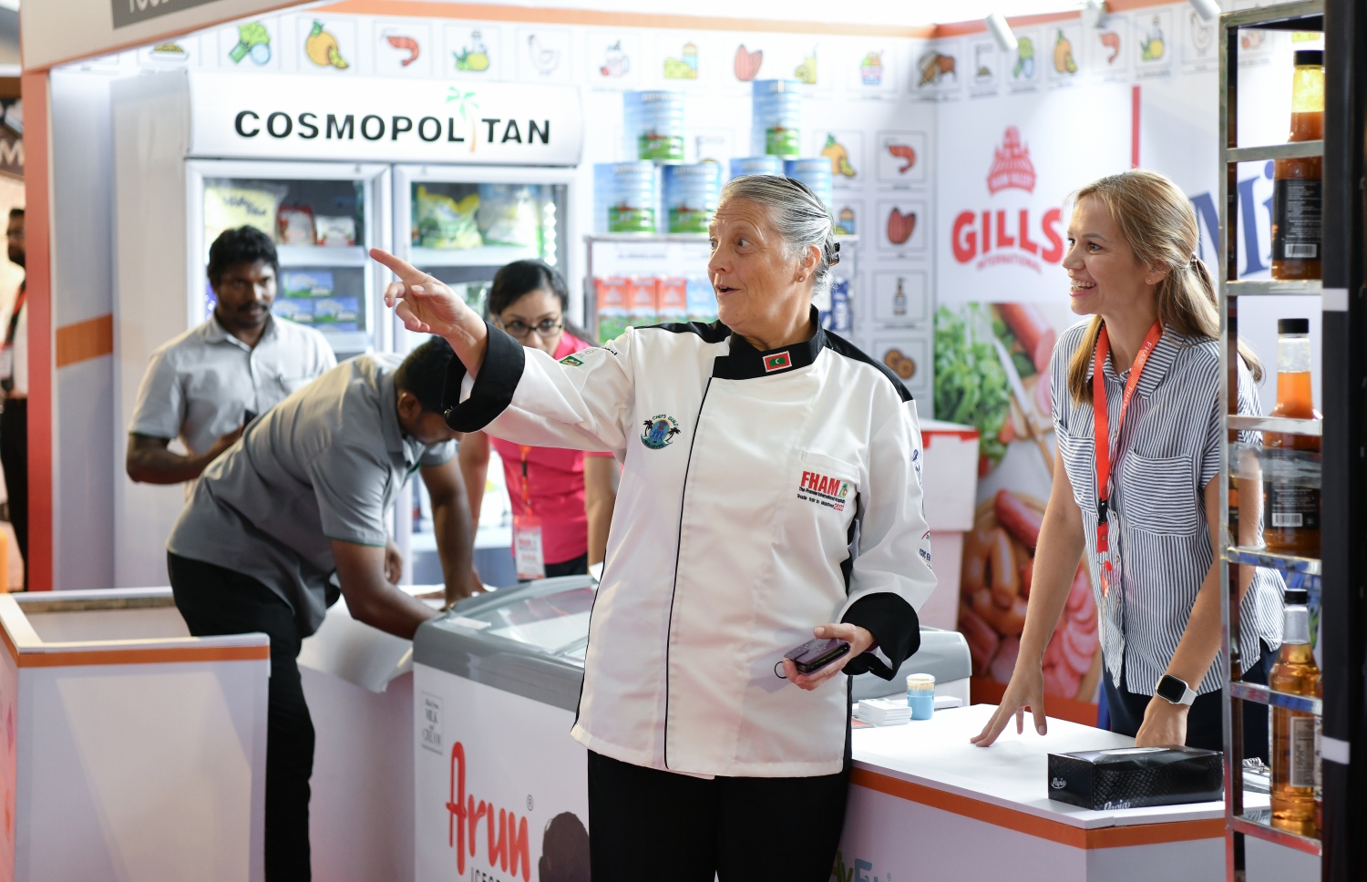 ރާއްޖޭގައި ބާއްވާ ފުޑް އެންޑް ހޮސްޕިޓައިލިޓީ އޭޝިއާ މޯލްޑިވްސް ފެއާގެ ސްޓޯލެއް، މި އަހަރުގެ ހޮސްޕިޓަލިޓީ އެކްސްޕޯގައި ޖުމްލަ 81 ކުންފުންޏަކުން ބައިވެރިވި --. ފޮޓޯ: ނިޝާން އަލީ/މިހާރު